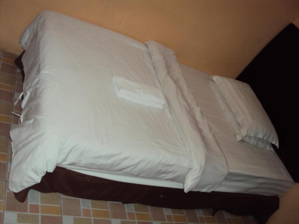 Kinabalu Borneo Hotel Кота Кинабалу Екстериор снимка