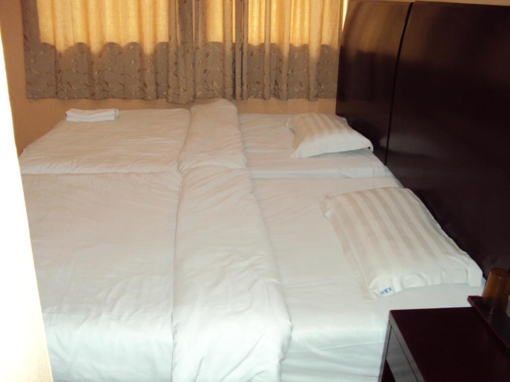 Kinabalu Borneo Hotel Кота Кинабалу Стая снимка