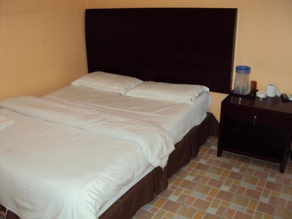 Kinabalu Borneo Hotel Кота Кинабалу Стая снимка